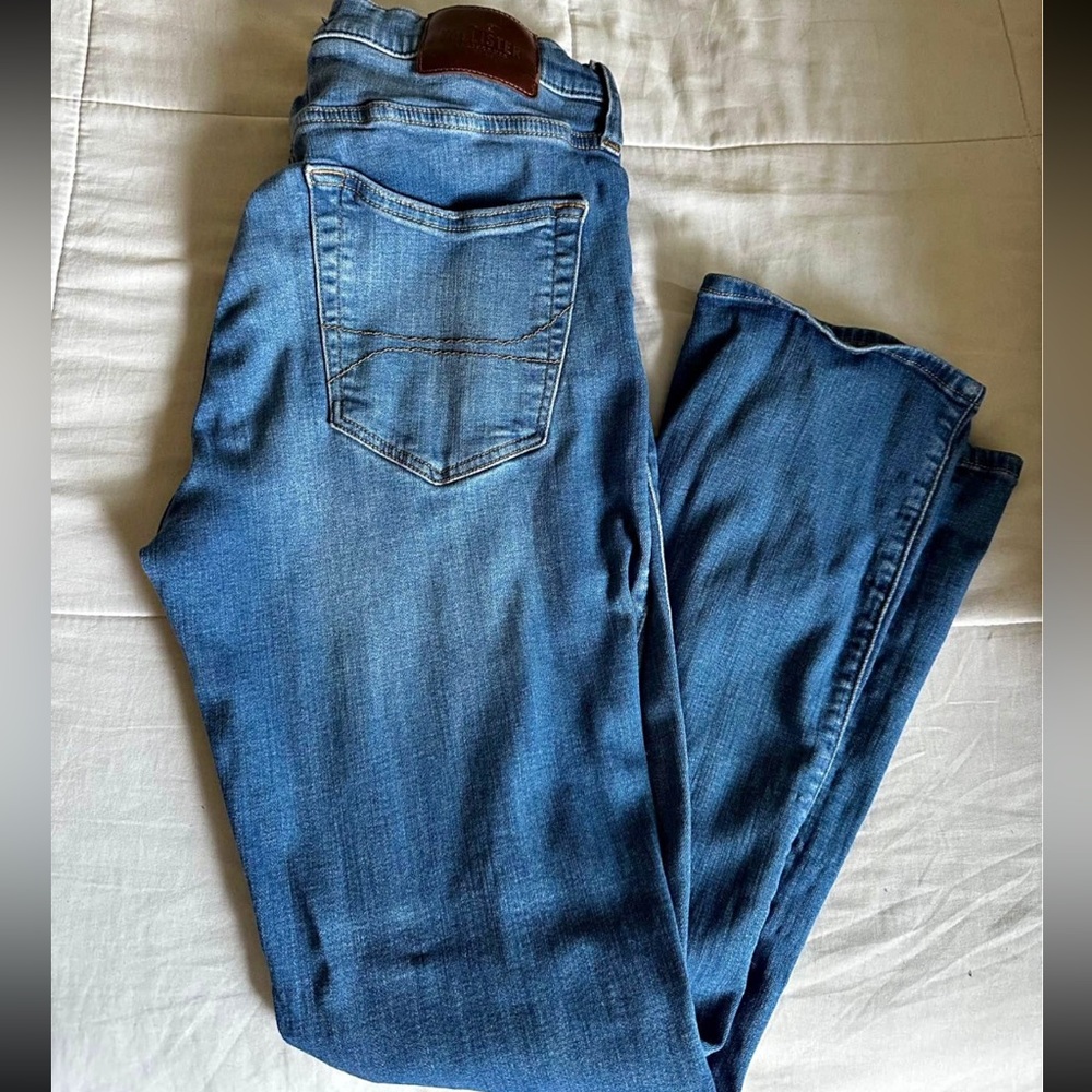 Men’s Hollister Jeans.